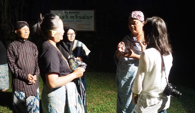 Mas Nur dan tim Omah Mbudur