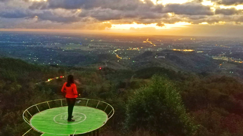 Miniatur helipad Watu Goyang