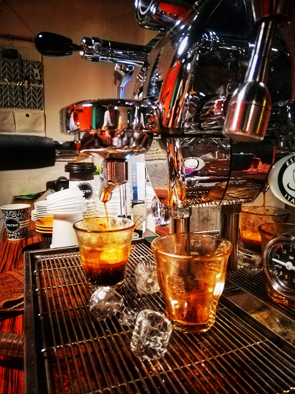 Keresahan di kedai kopi